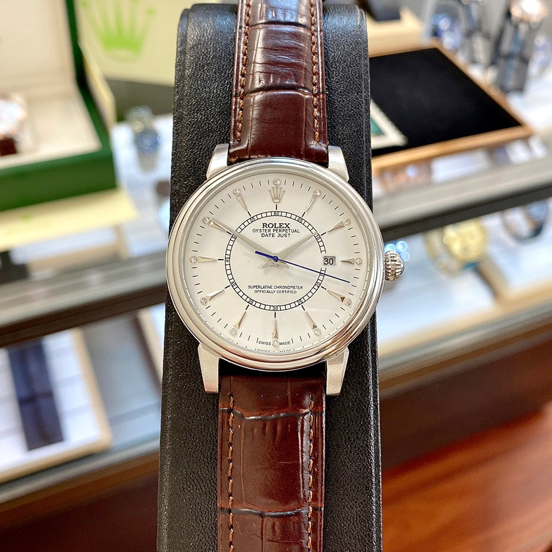 CLASSIC 40MM LEATHER STRAP WATCH