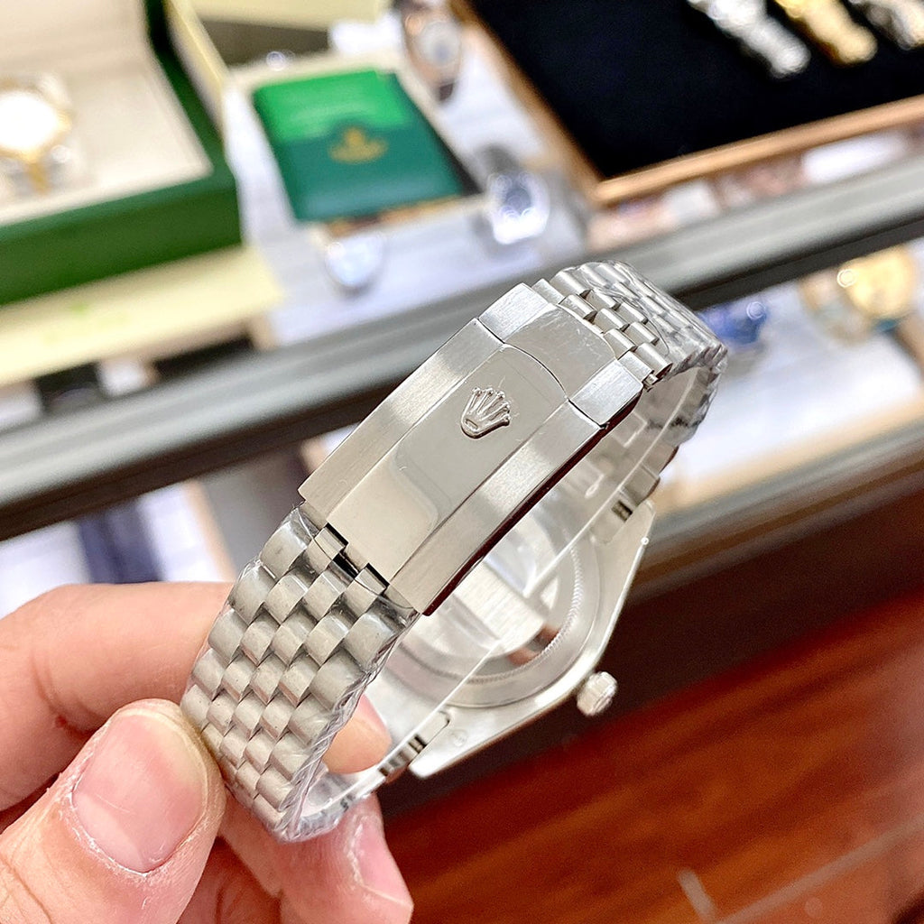 CLASSIC 40MM STAINLESS STEEL STRAP WATCH