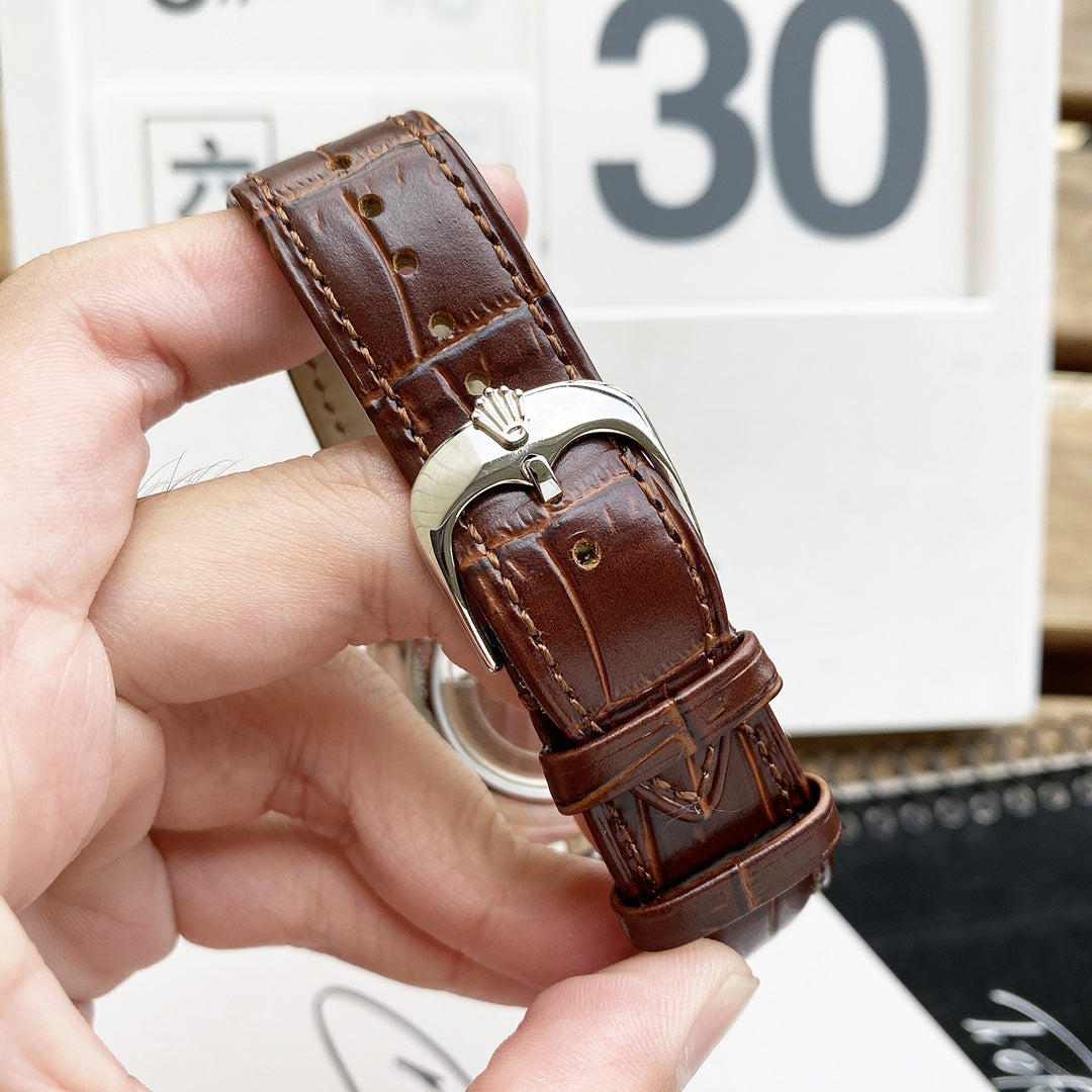 CLASSIC 40MM CASUAL LEATHER STRAP WATCH