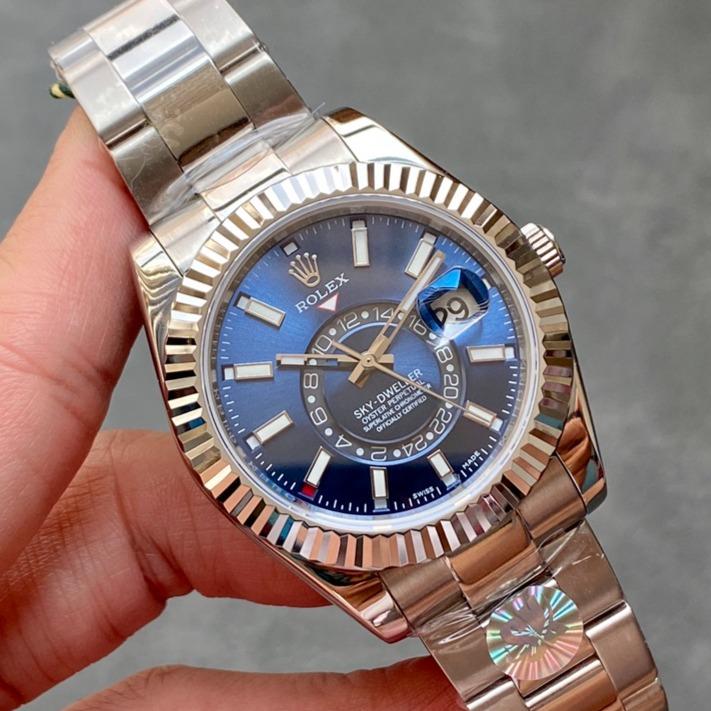 CLASSIC 42MM STAINLESS STEEL BLUE DIAL STEEL BRACELET WATCH