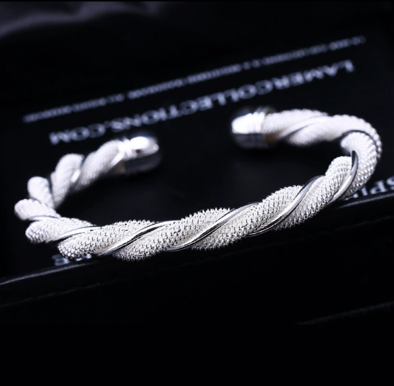 Minimalist Layered Chain Bracelet with Rectangular Crystal – Adjustable Silver Bracelet – Elegant Everyday Jewelry for Women