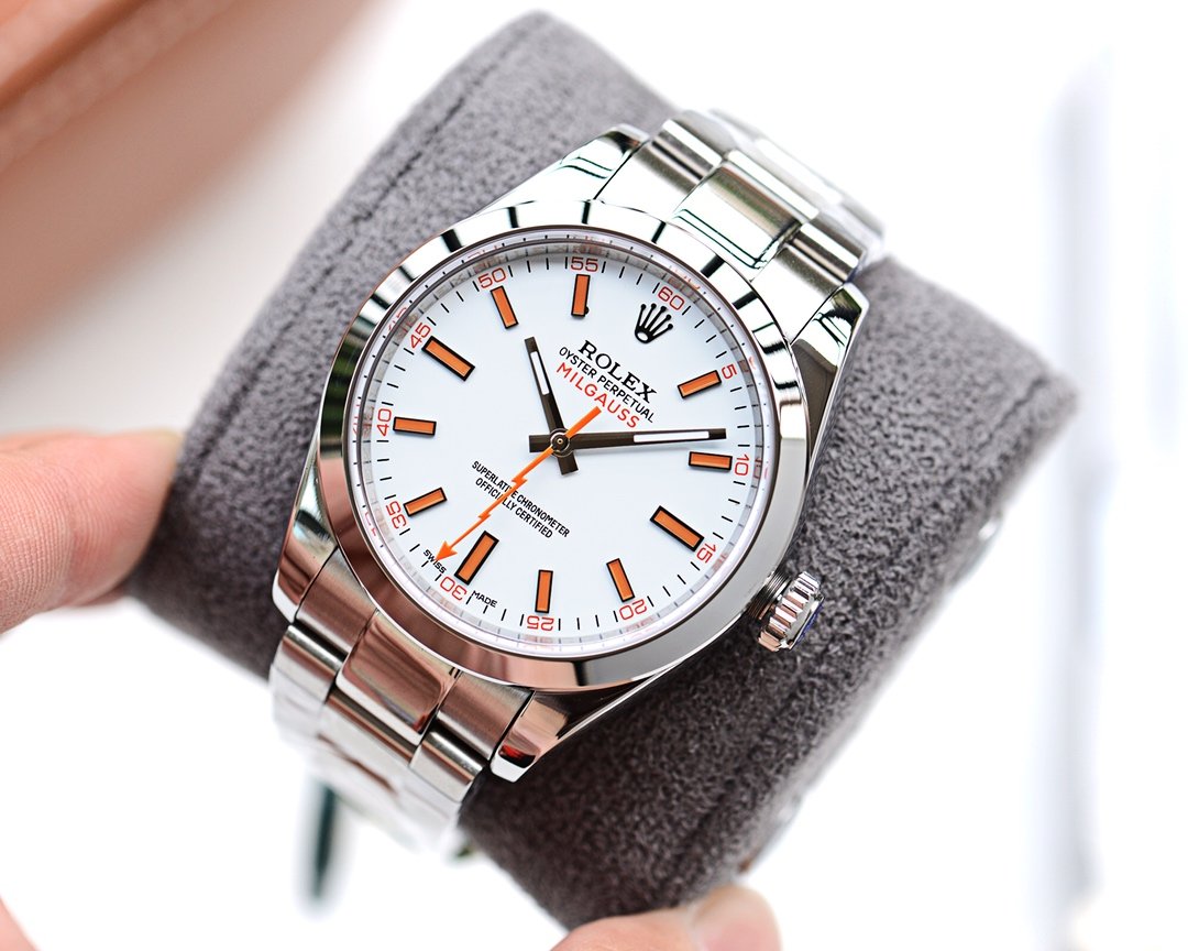 CLASSIC STAINLESS STEEL WHITE DIAL
