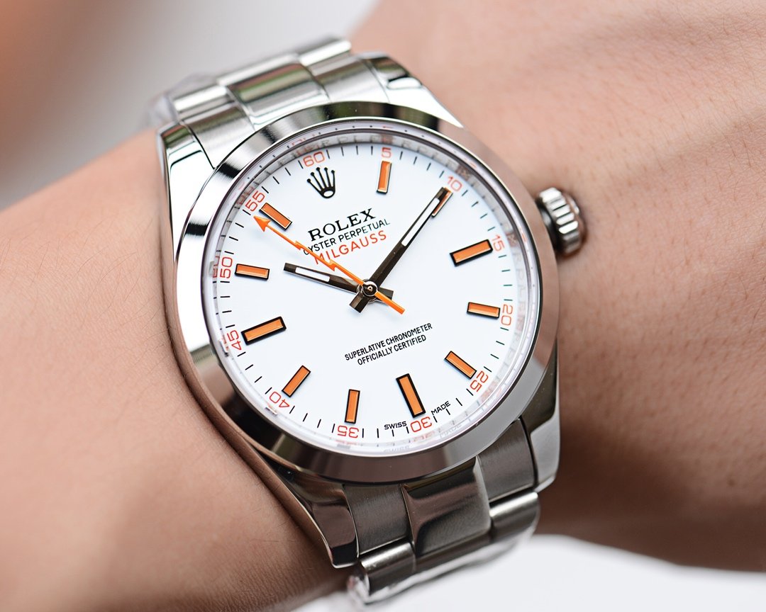 CLASSIC STAINLESS STEEL WHITE DIAL