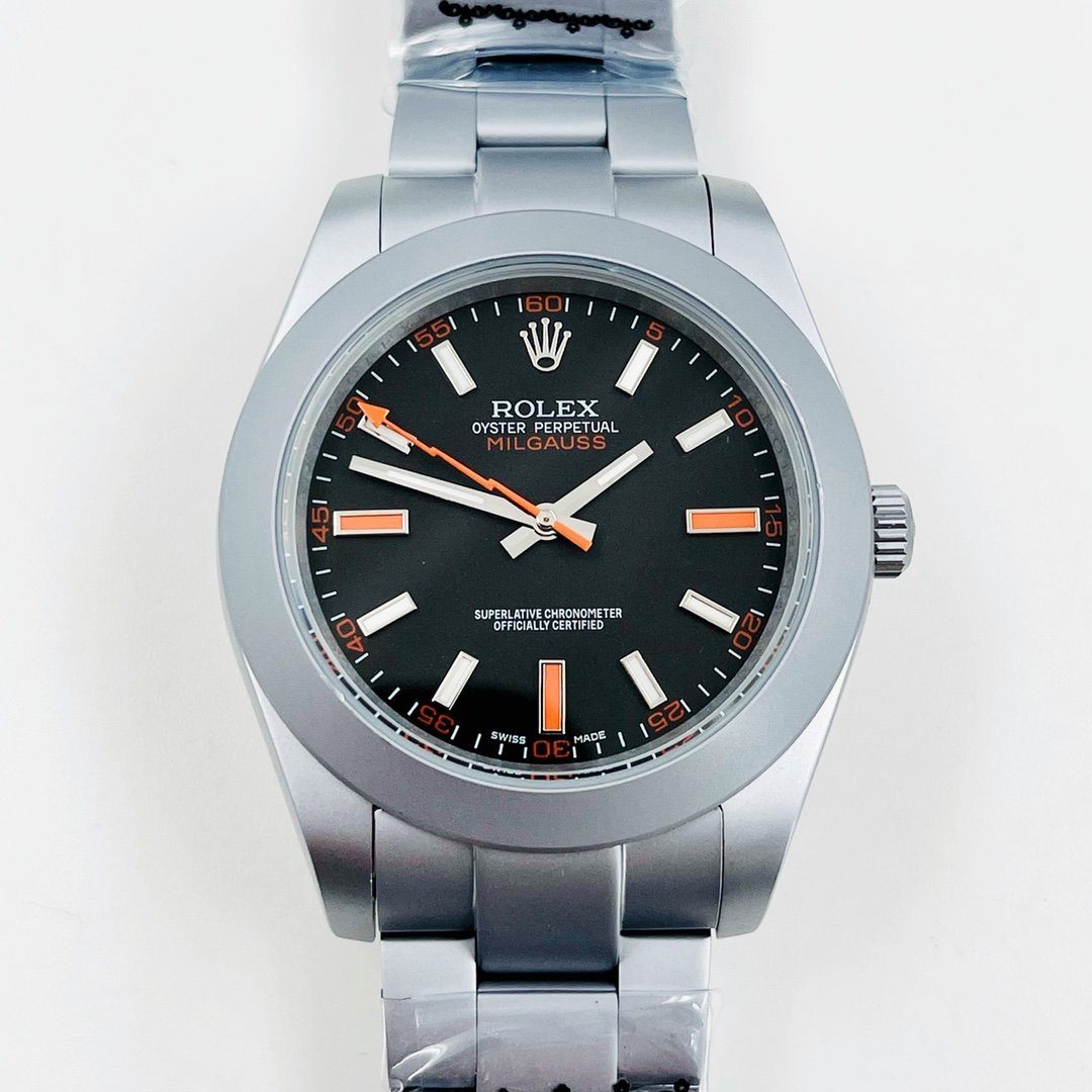 CLASSIC CUSTOM STAINLESS STEEL CASE WATCH