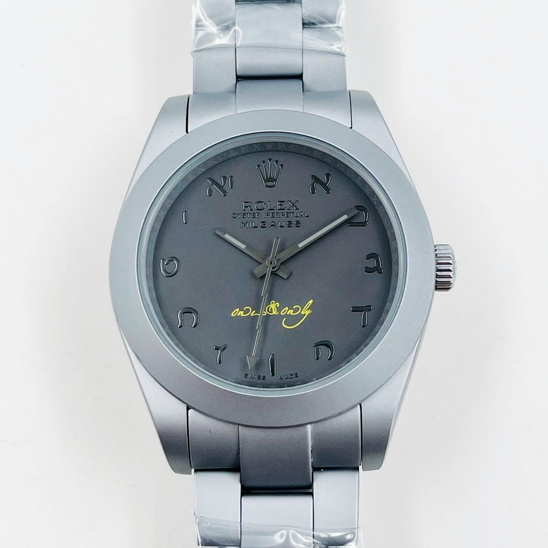 CLASSIC CUSTOM STAINLESS STEEL CASE WATCH
