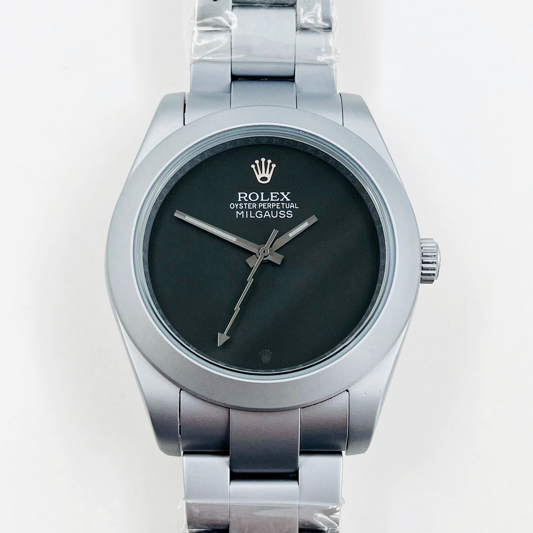 CLASSIC CUSTOM STAINLESS STEEL CASE WATCH