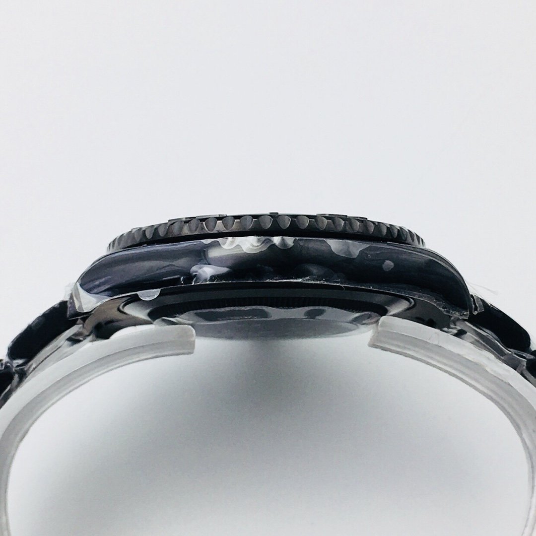CLASSIC 40MM BLACK PVD RED ACCENT WATCH