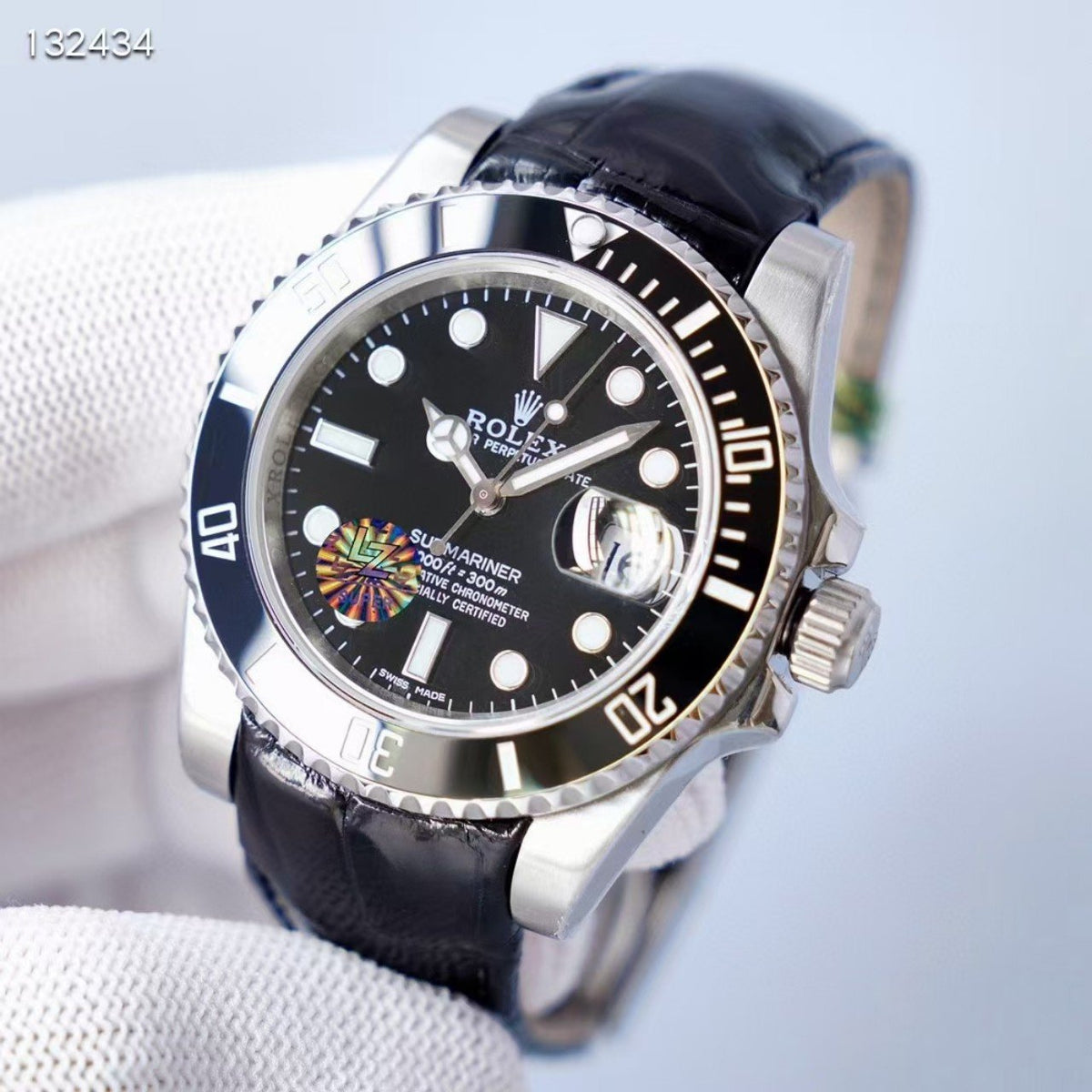 CLASSIC BLACK DIAL LEATHER STRAP DIVE WATCH