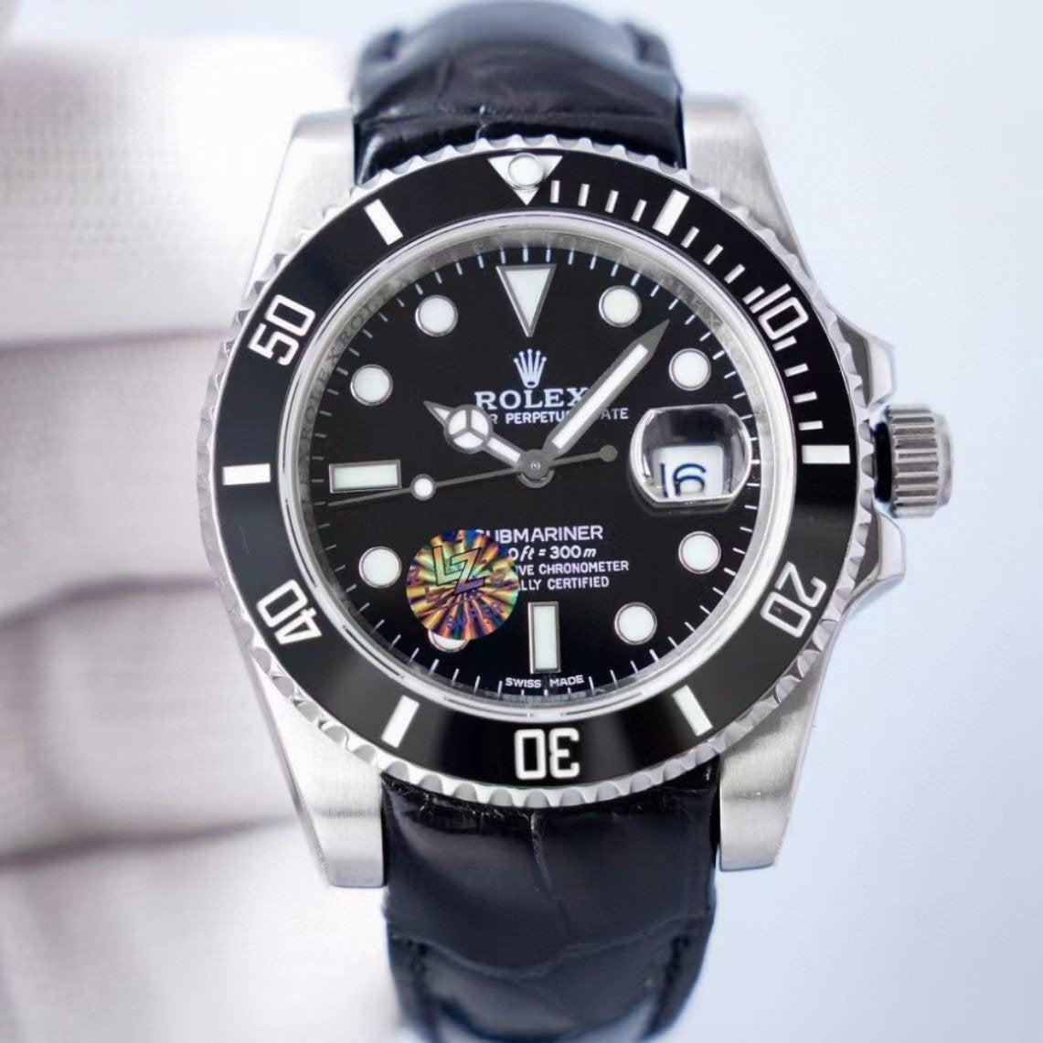 CLASSIC BLACK DIAL LEATHER STRAP DIVE WATCH