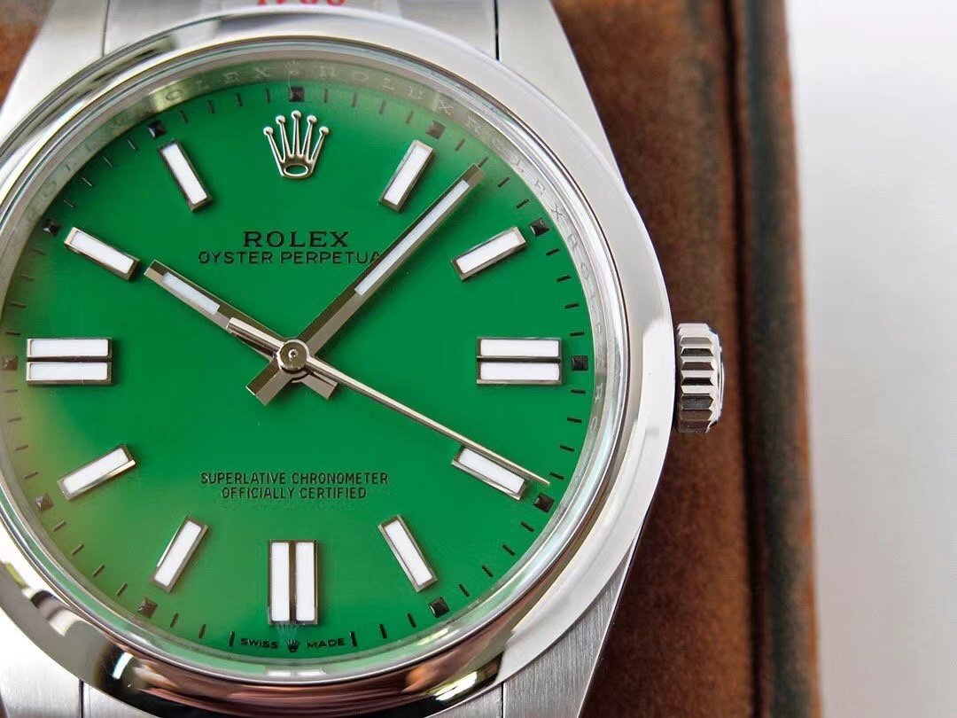 CLASSIC  41 STAINLESS STEEL GREEN DIAL