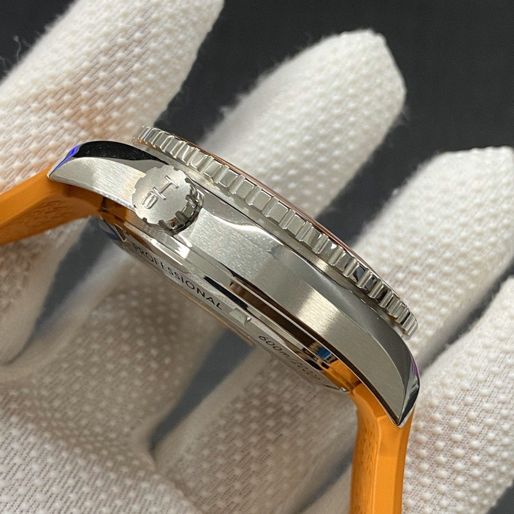 VARELLO CLASSIC OCEAN 600M CO-AXIAL ORANGE BLACK DIAL