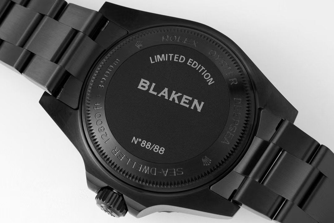 CLASSIC CUSTOM ALL-BLACK DEEP-DIVE WATCH