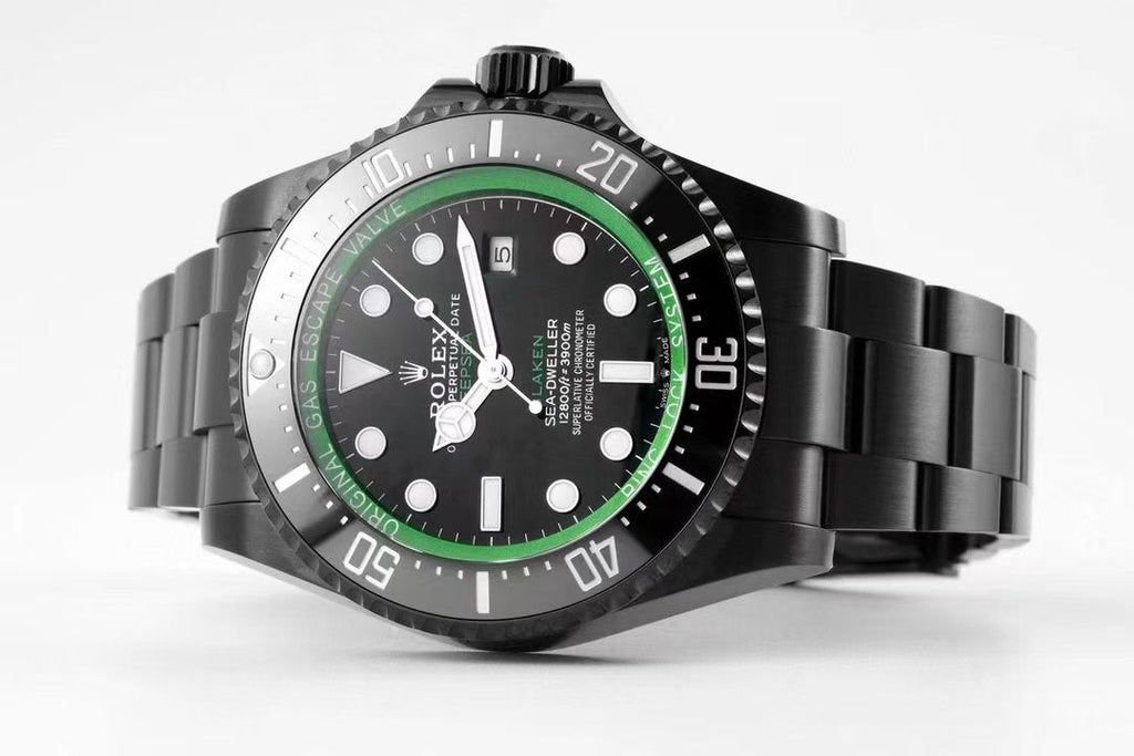 CLASSIC CUSTOM ALL-BLACK DEEP-DIVE WATCH