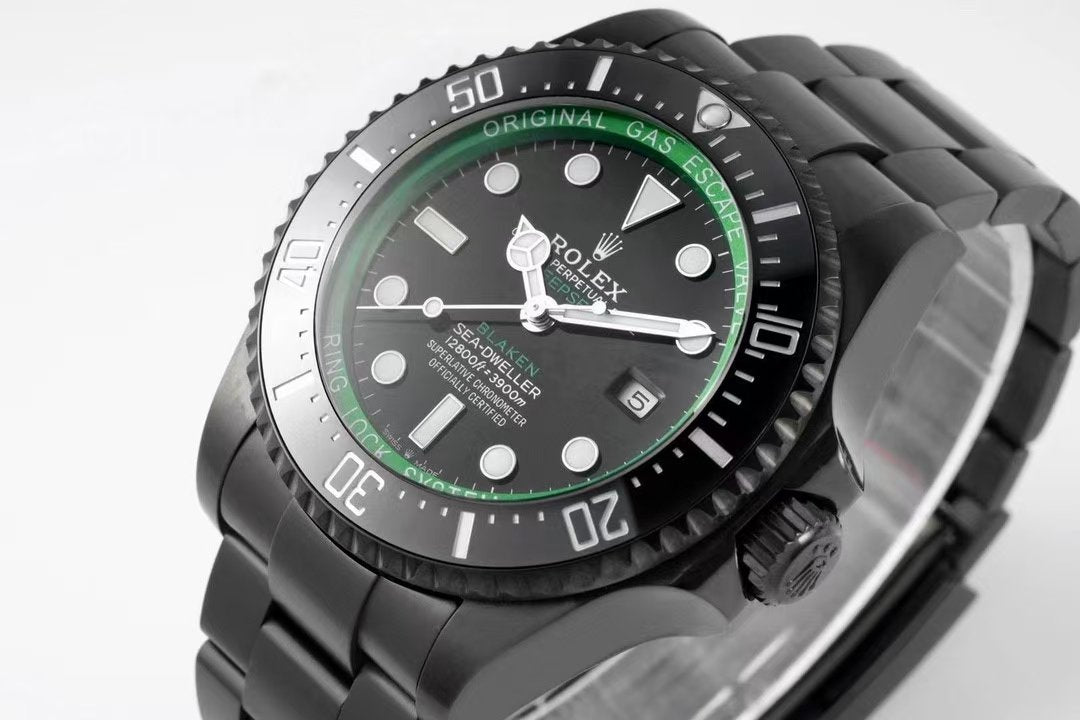 CLASSIC CUSTOM ALL-BLACK DEEP-DIVE WATCH