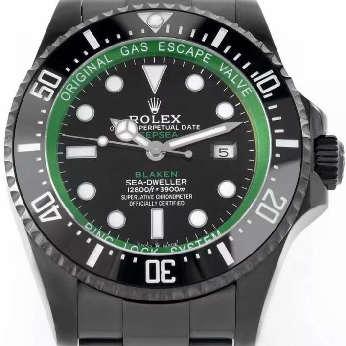 CLASSIC CUSTOM ALL-BLACK DEEP-DIVE WATCH
