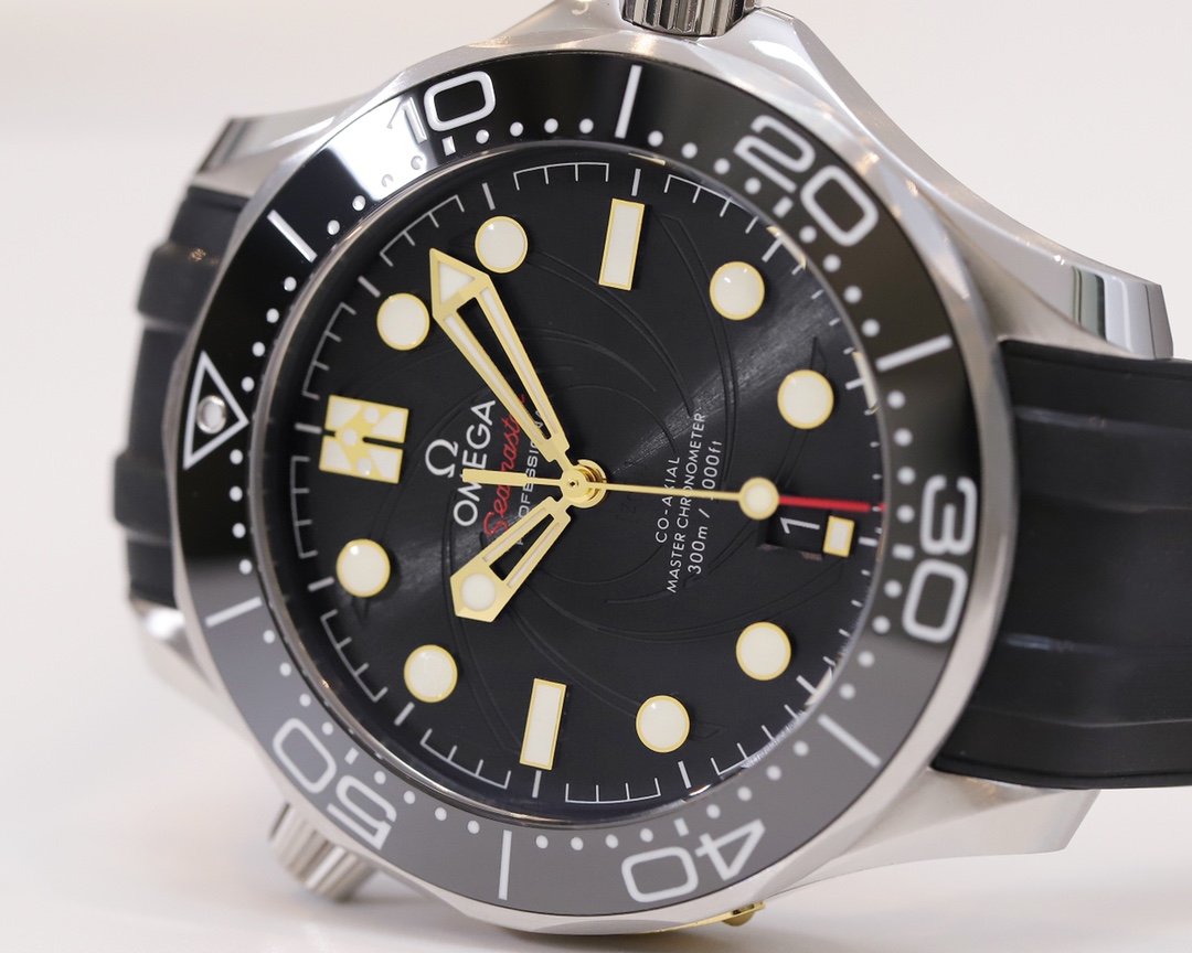 VARELLO CLASSIC DIVER 300 CERAMIC BEZEL STAINLESS STEEL BLACK DIAL
