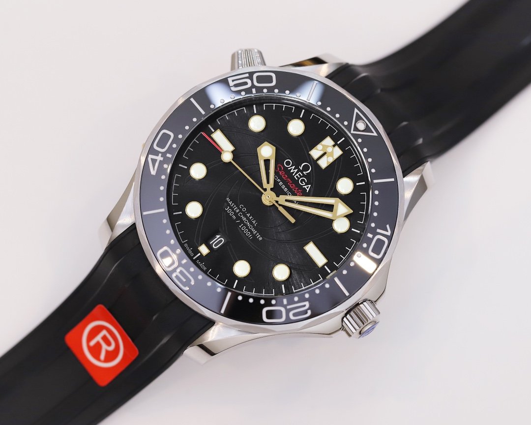 VARELLO CLASSIC DIVER 300 CERAMIC BEZEL STAINLESS STEEL BLACK DIAL