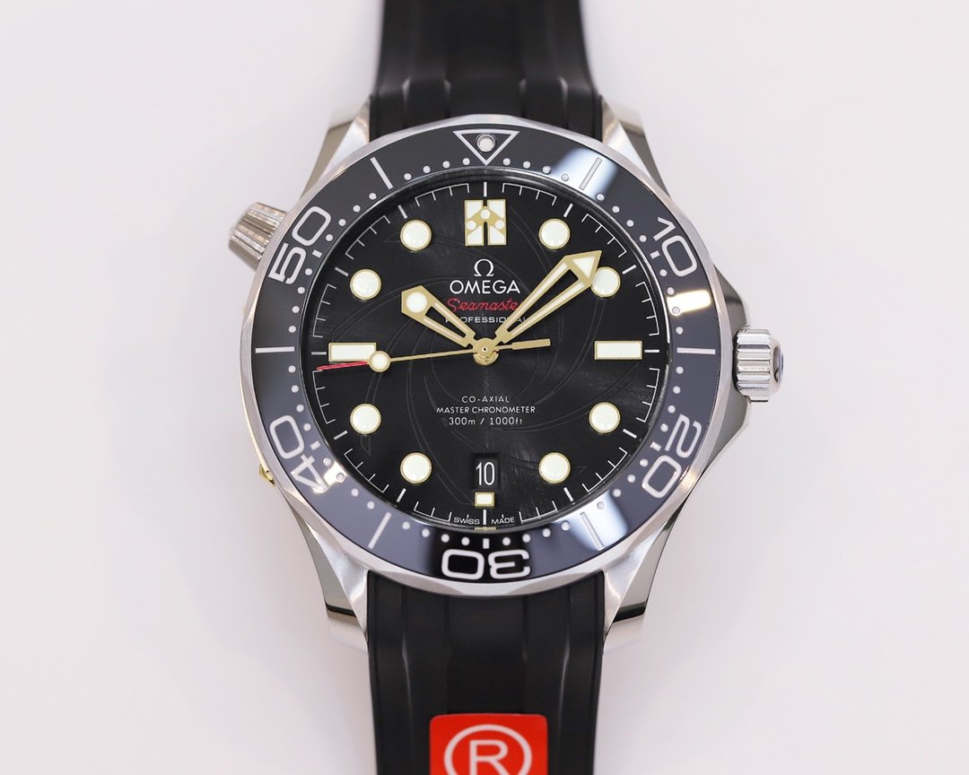 VARELLO CLASSIC DIVER 300 CERAMIC BEZEL STAINLESS STEEL BLACK DIAL