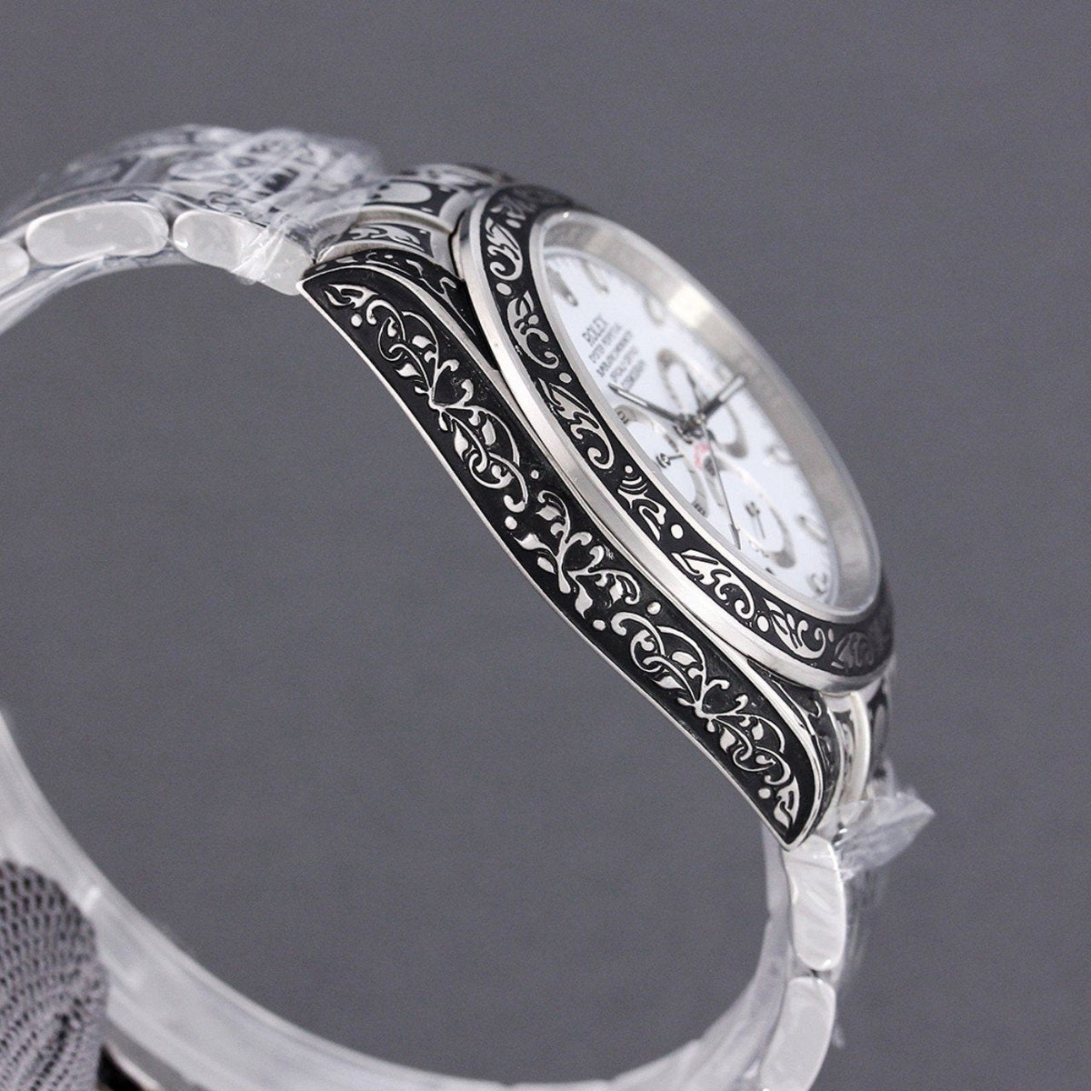 CLASSIC 40MM HAND-ENGRAVED WATCH