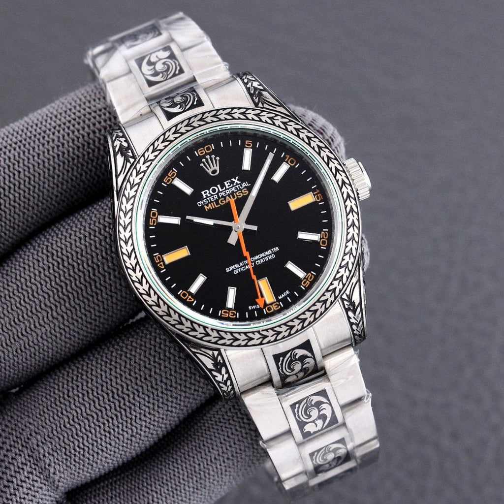 CLASSIC HAND-ENGRAVED WATCH