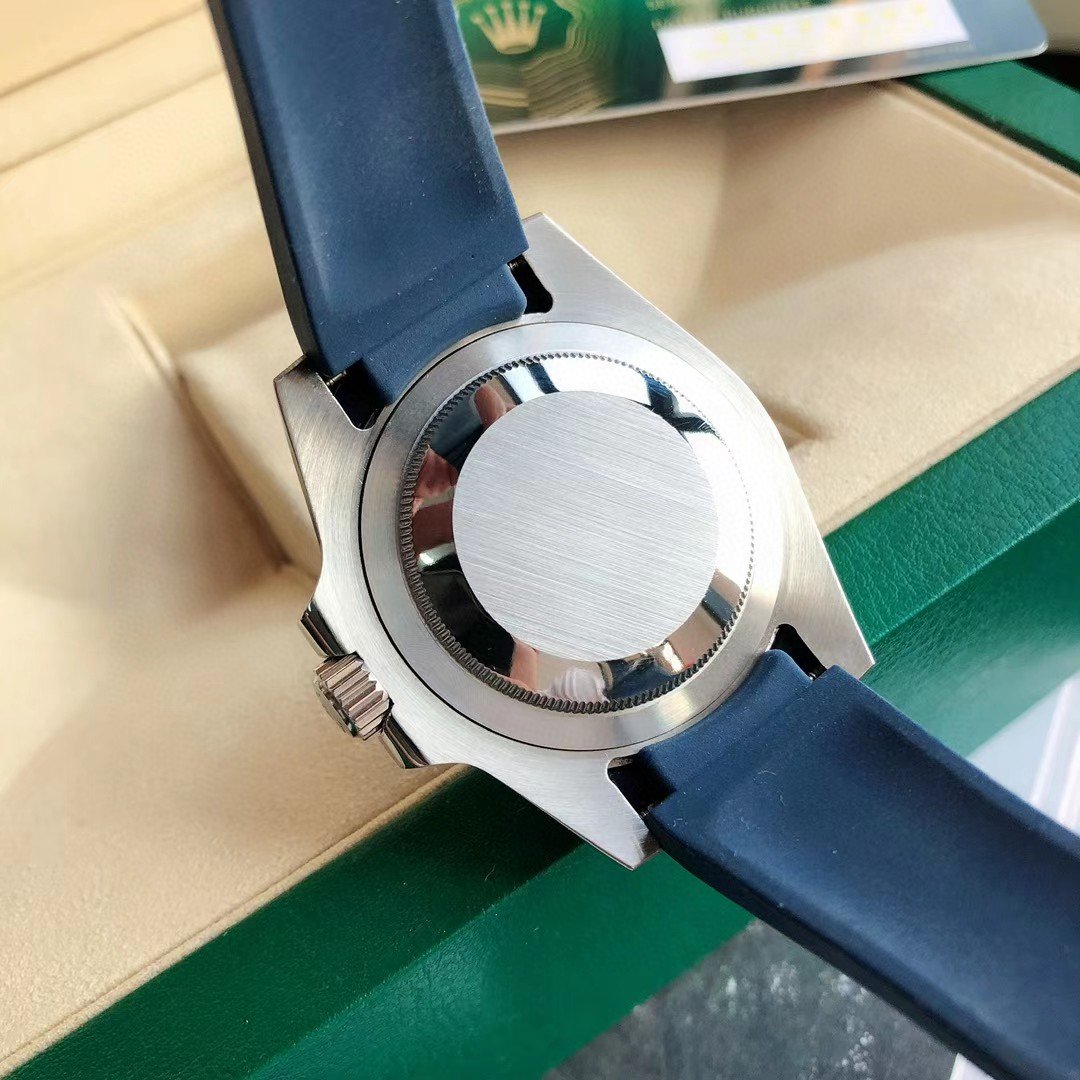 CLASSIC DATE 41MM BLUE BEZEL RUBBER STRAP DIVE WATCH