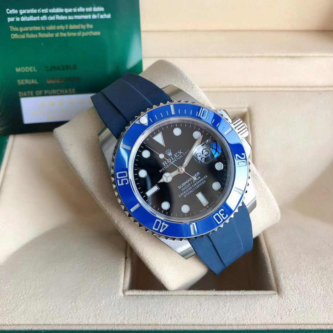 CLASSIC DATE 41MM BLUE BEZEL BLACK DIAL RUBBER STRAP DIVE WATCH