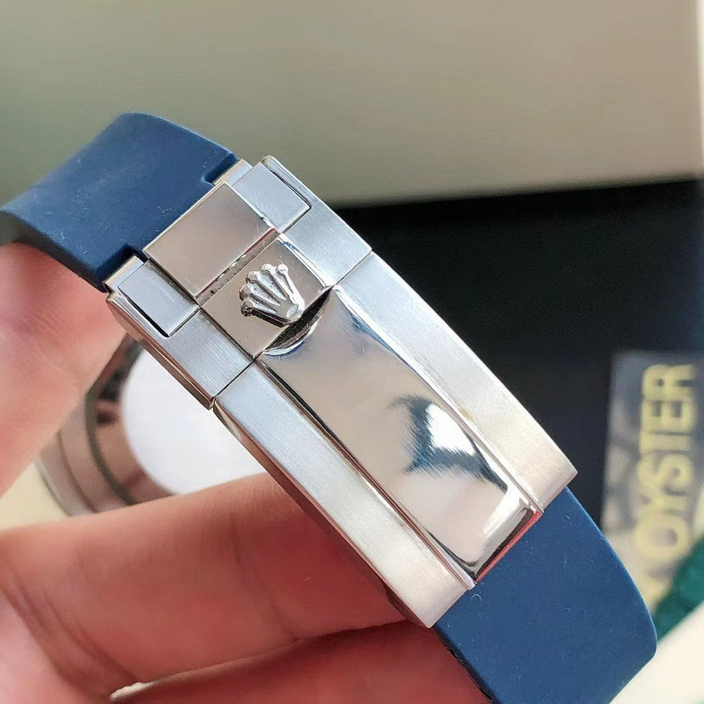 CLASSIC DATE 41MM BLUE BEZEL BLACK DIAL RUBBER STRAP DIVE WATCH