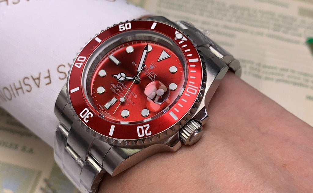 CLASSIC 40MM RED DIAL DIVE WATCH