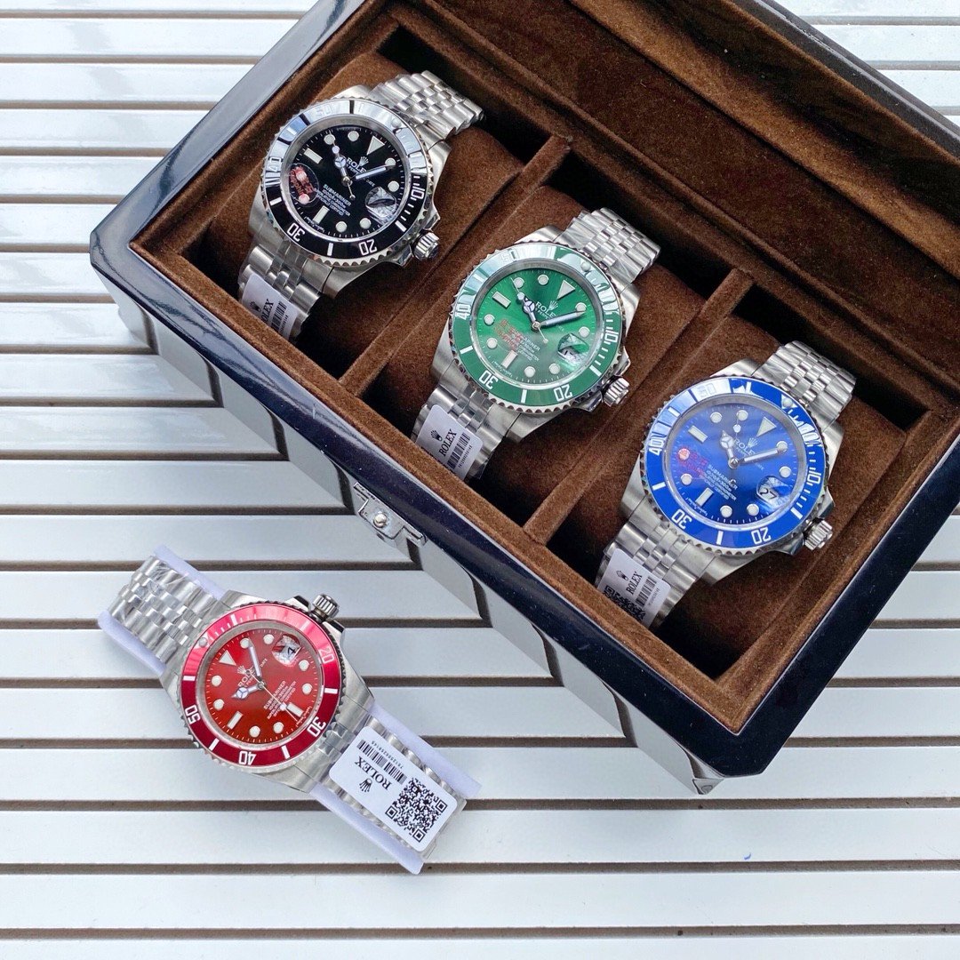 CLASSIC 40MM DATE STEEL BRACELET DIVE WATCH