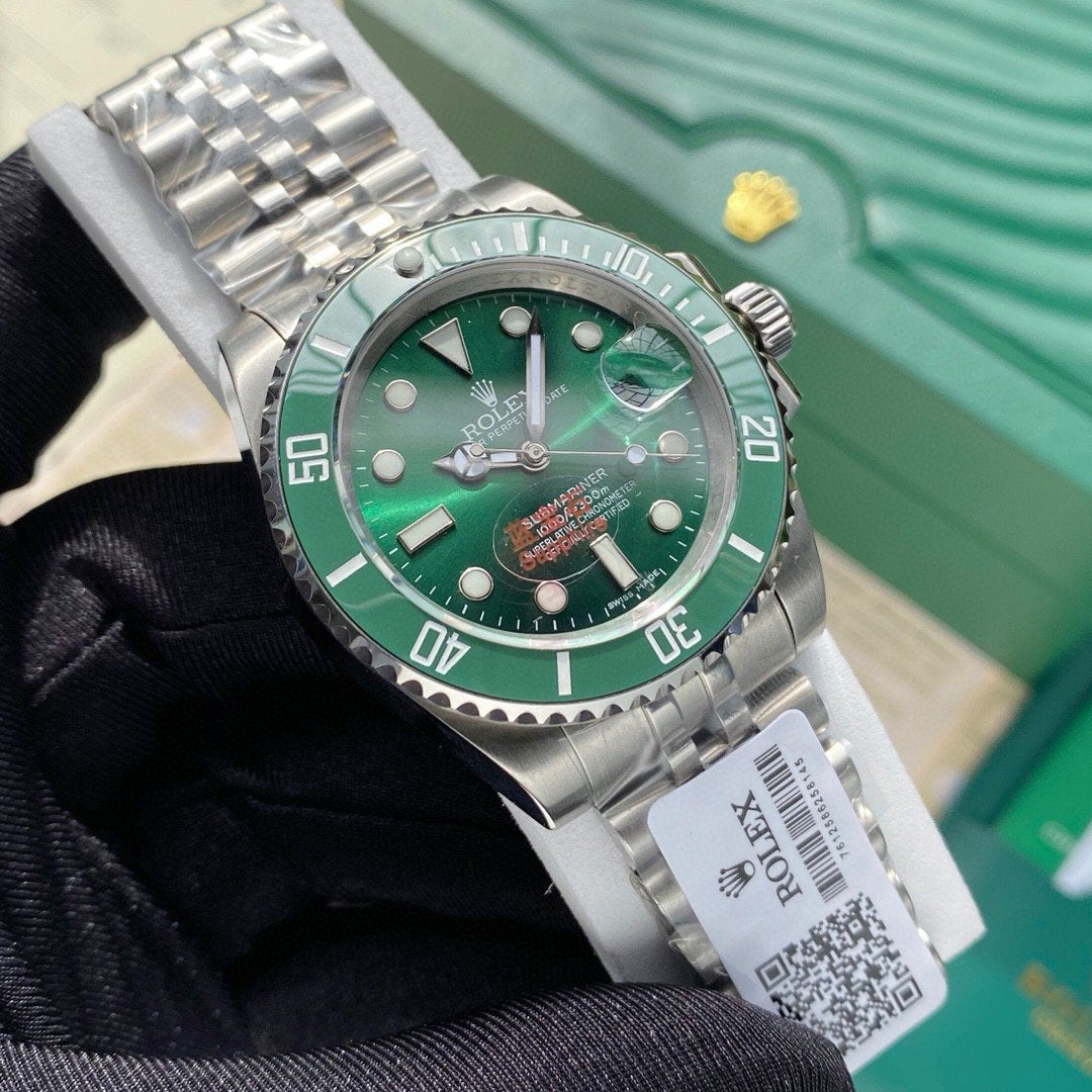 CLASSIC 40MM DATE STEEL BRACELET DIVE WATCH