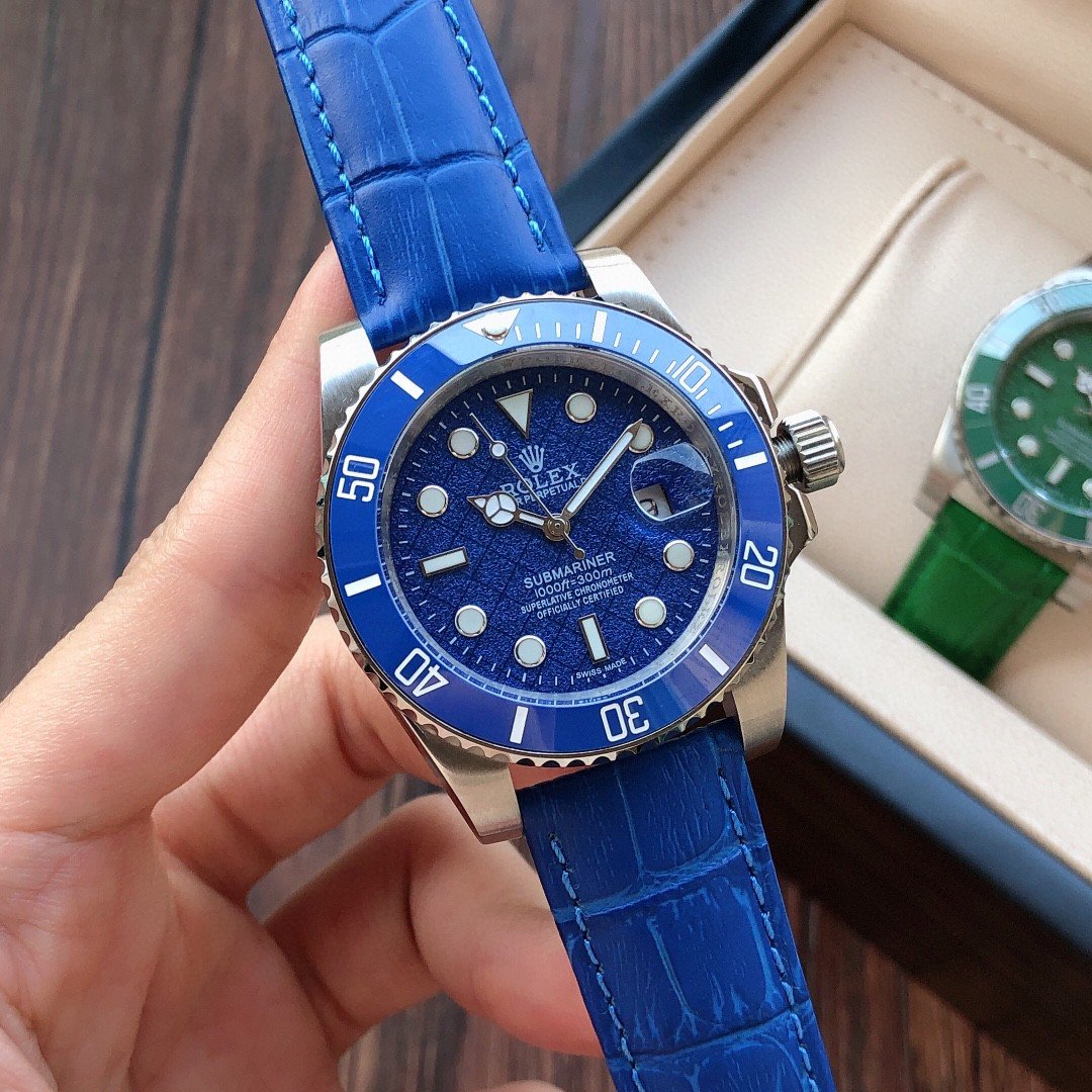 CLASSIC DATE 40MM CERAMIC BEZEL LEATHER STRAP DIVE WATCH