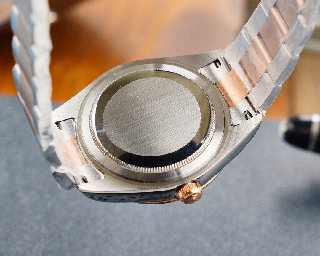 CLASSIC 41MM SMOOTH BEZEL GREY ROMAN NUMERAL DIAL WATCH
