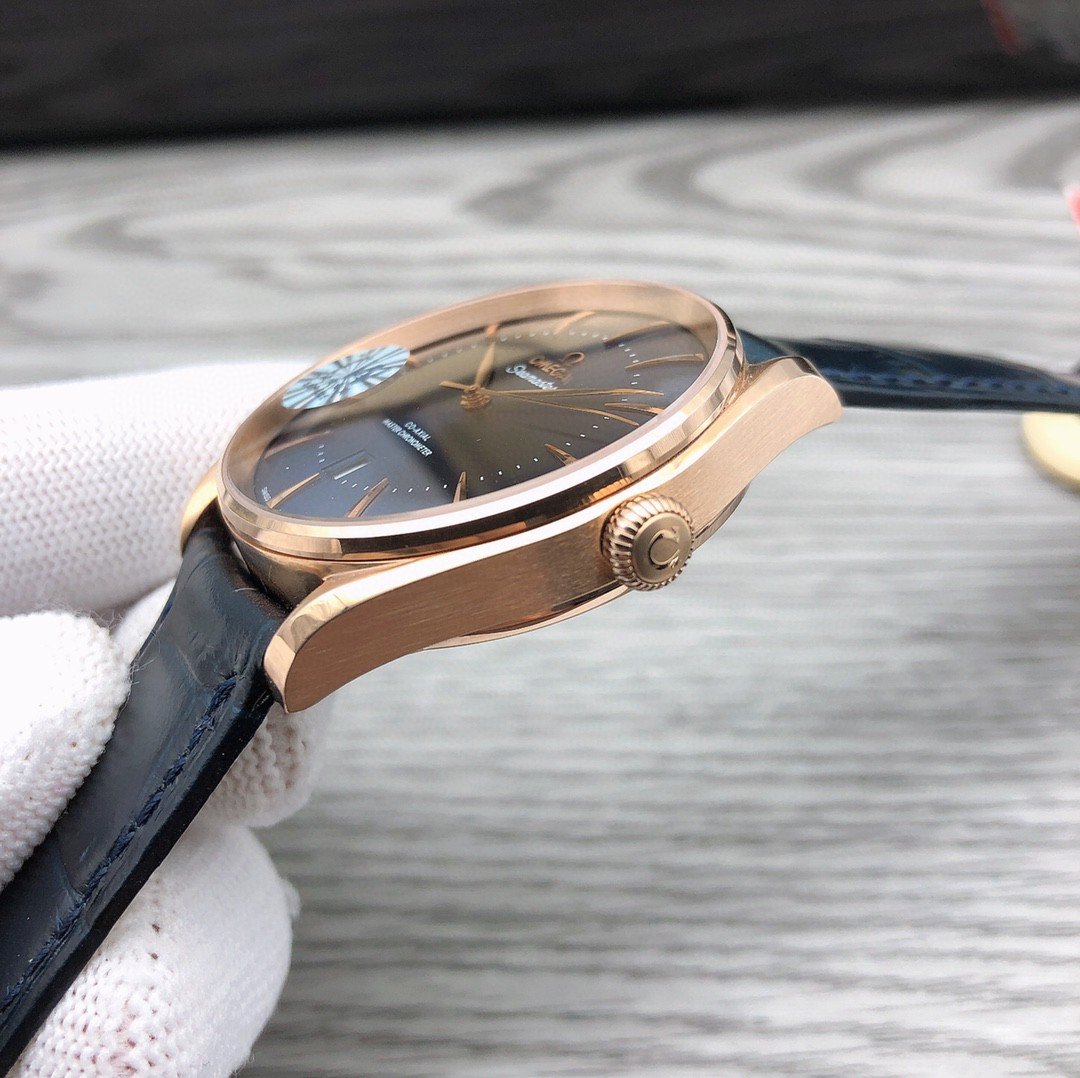 VARELLO CLASSIC 40MM BLUE DIAL WATCH
