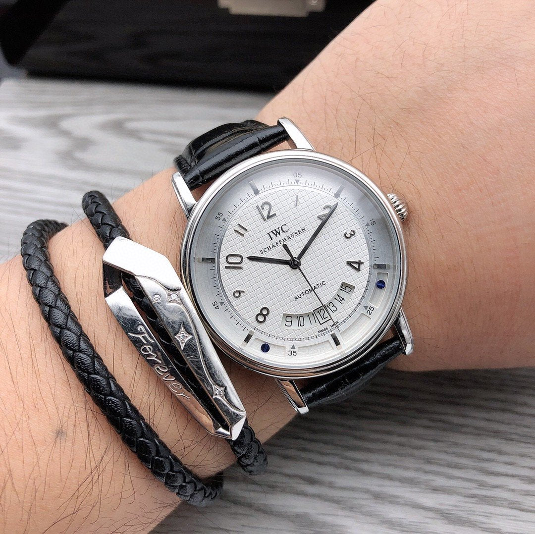CLASSIC AUTOMATIC STAINLESS STEEL LEATHER STRAP WATCH