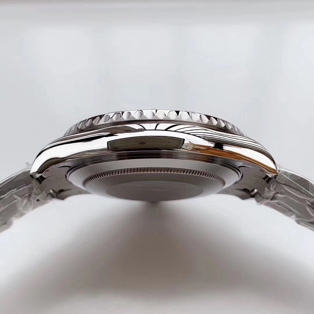 CLASSIC 40MM STAINLESS STEEL GREY DIAL WATCH