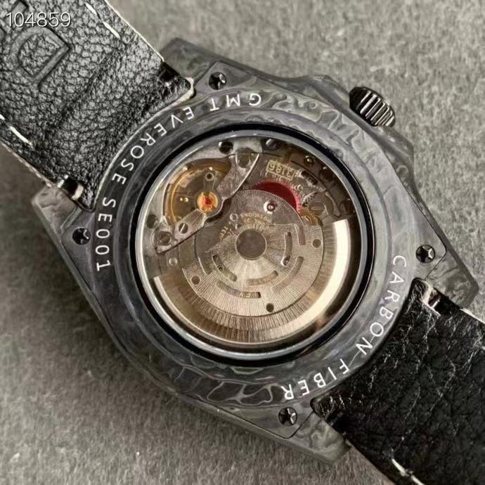 CLASSIC CUSTOM CARBON FIBER GREY GMT WATCH